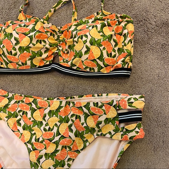 Xhilaration Plus Bikini Set - Picture 2 of 2